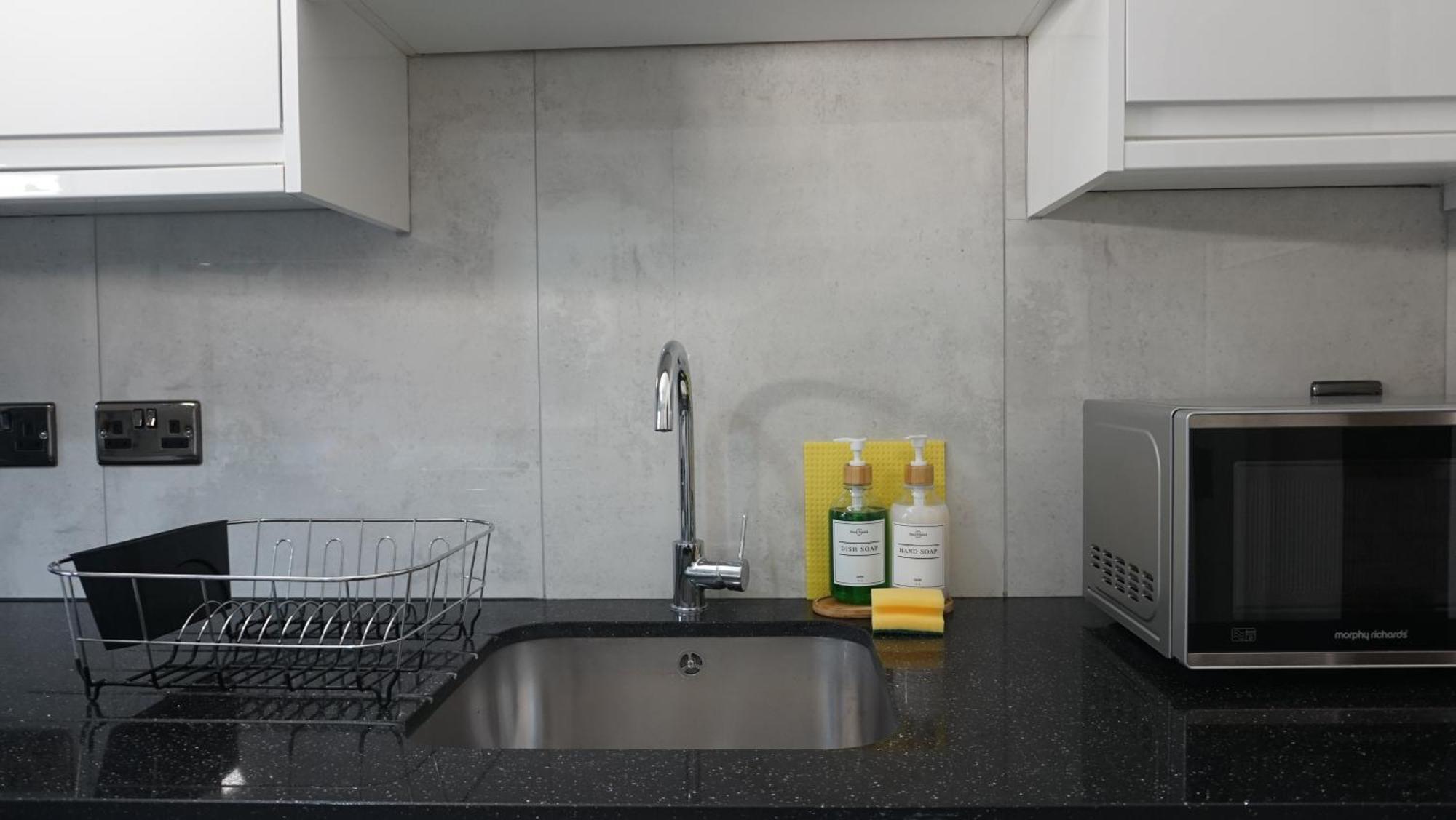 Beautiful London Home Sleeps 6, 2 Minutes To Metro Exterior foto