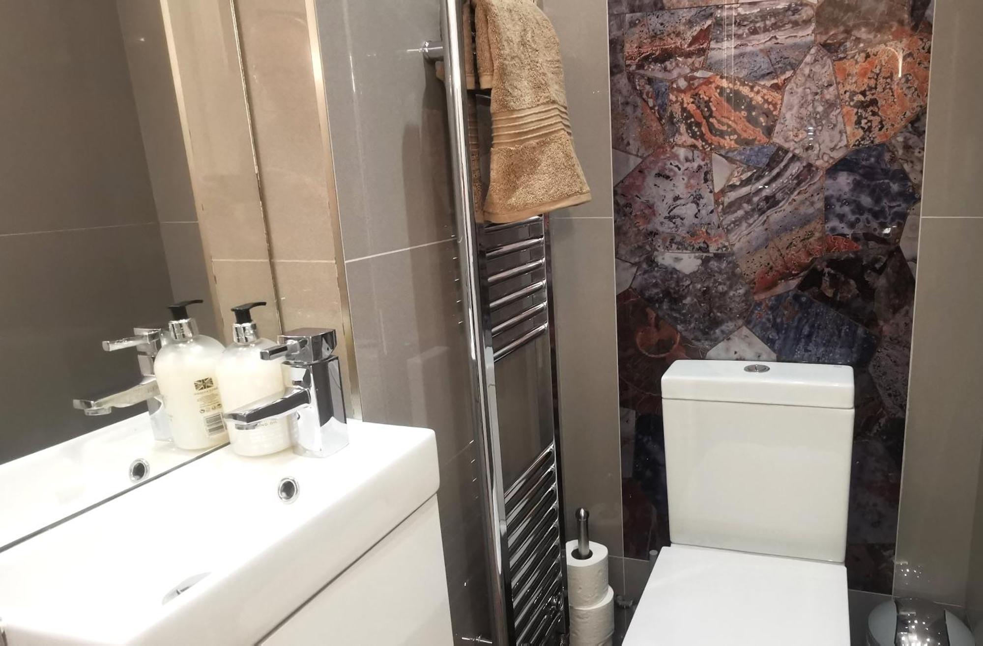 Beautiful London Home Sleeps 6, 2 Minutes To Metro Exterior foto